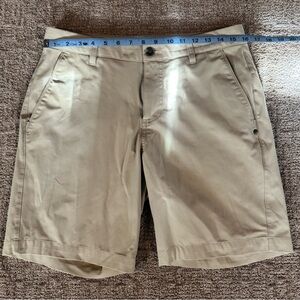 Men's Vuori Tan Shorts